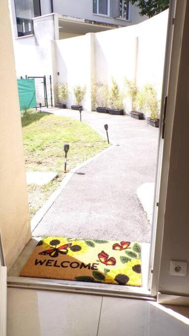Apartamento Cozy House With Garden Near Disney Villenoy Exterior foto